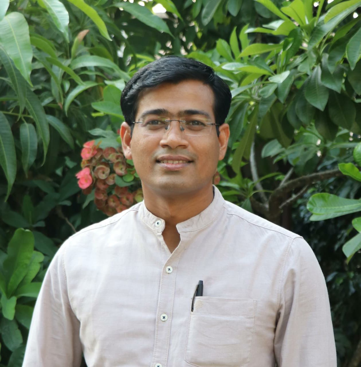 Dr.Pravin Powar